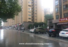 北碚蔡家24栋高层大门口临街门面