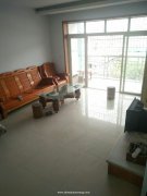 光彩大市场旁 两室出租 带基本家具家电 拎包入住