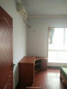 光彩大市场旁 两室出租 带基本家具家电 拎包入住