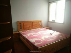 光彩大市场旁 两室出租 带基本家具家电 拎包入住