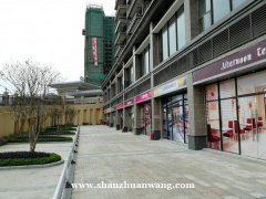 恒大山水城底层商铺160平2500元一个月