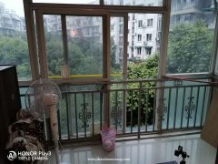 润新花园三室一厅 拎包入住 押一付三 月租2300