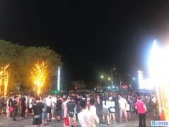 壹方天地花车招租，可做各种业态品牌小吃