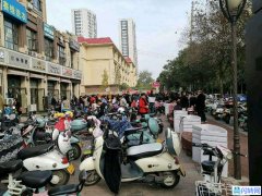 中海锦苑底商出租（紧邻学校）