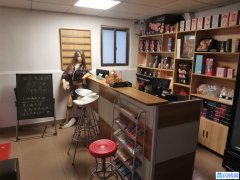仿真硅胶娃娃体验馆附带成人用品店，中介勿扰