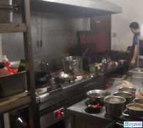 前后双门面堂食+外卖夜宵店营利转让