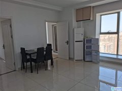 地铁口精装公寓两室有煤气出租