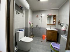 地铁口精装公寓两室有煤气出租