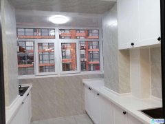 出售铁西全新精致装修2室7楼顶