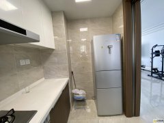 出租 和平长白 地铁口中海上和府 精装3室20楼 干净亮堂