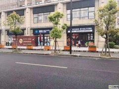 地铁旁可重餐饮旺铺出租，大小可分割
