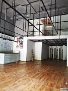 南桂路地铁站出口临街门面，没转手费，另送二层70平方