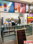 成功转出桃城区万和苑南门口精装修饮品美食超市