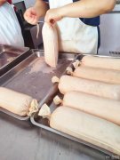 定州特产焖子手掰肠招学员