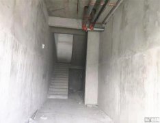 出售南外环恒大城临街100平商铺（有证）