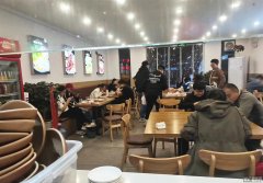 完成政通街信誉楼正对过粤享来餐厅