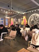 成功转出政通街信誉楼对过不惑二十酒吧