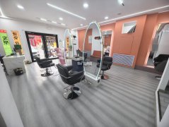 成功转出清平街橄榄城东门A+发型设计