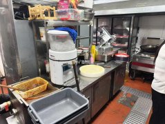 完成人民路政通街胖三嬢呱呱老火锅