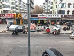 完成报社街胜利路交口嗨披萨