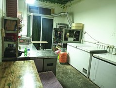 完成报社街胜利路交口嗨披萨